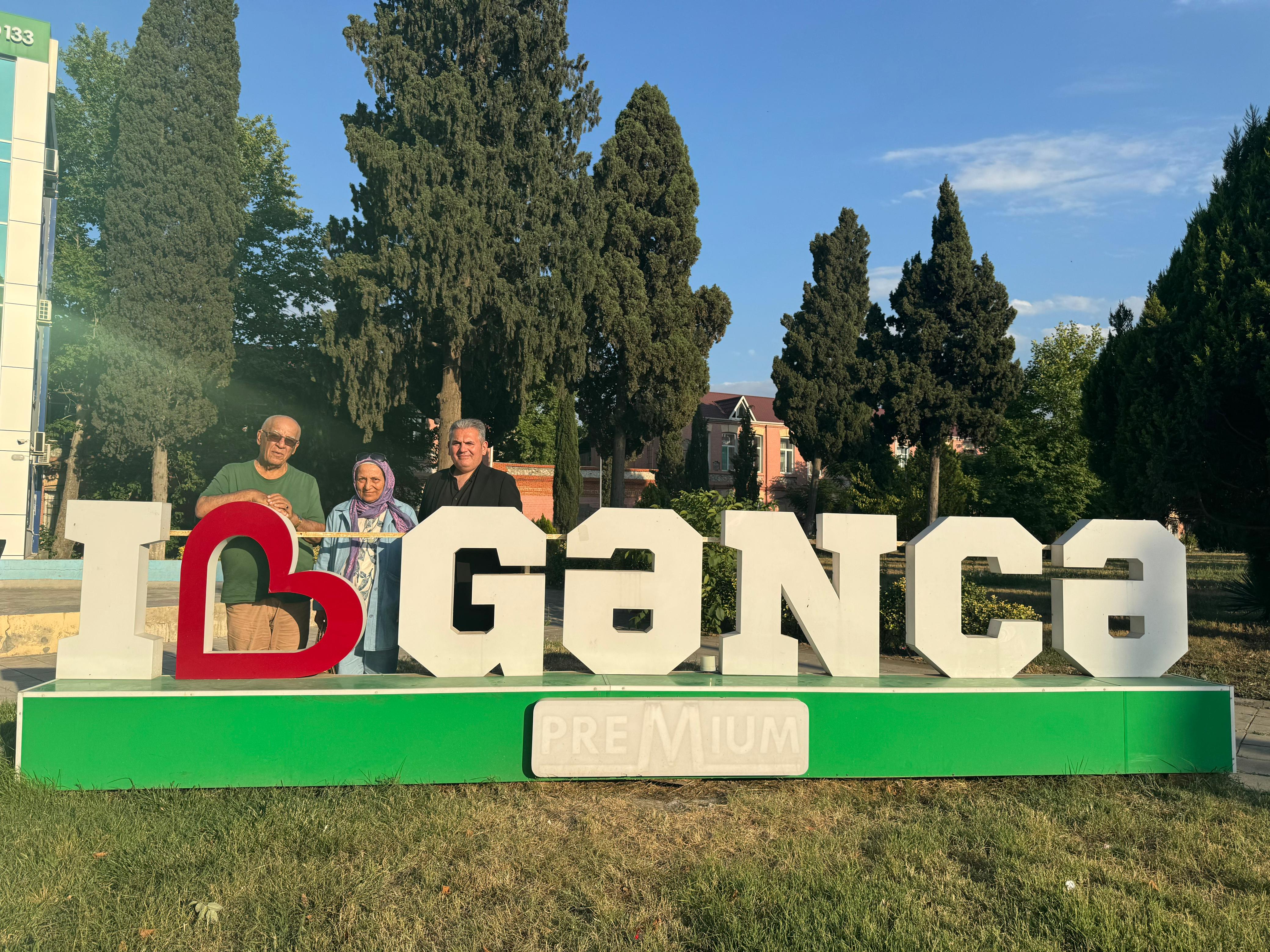 “Qardaş Ailə” layihəsi çərçivəsində şəhid Murat Üçözün ailəsi Azərbaycanda səfərdə